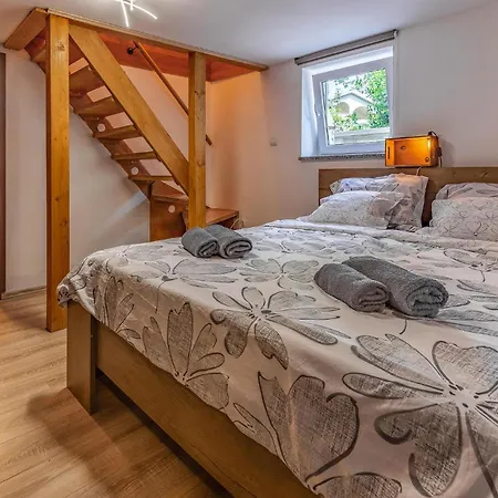 Centar I Feriehus Pula