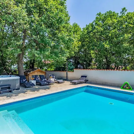 Centar I Holiday home