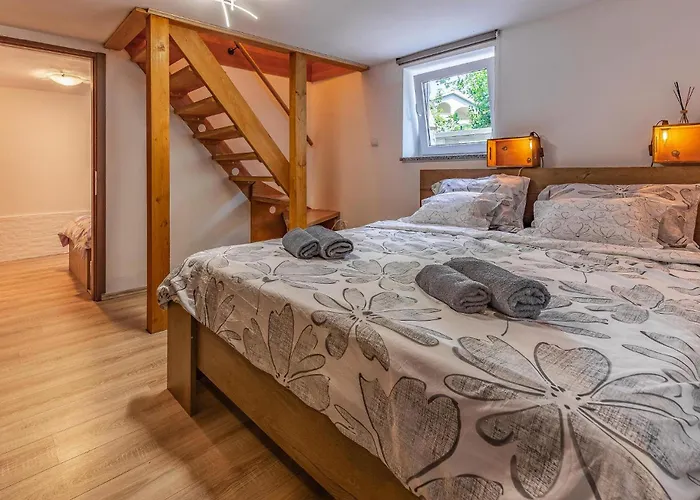 Centar I Nyaraló Póla